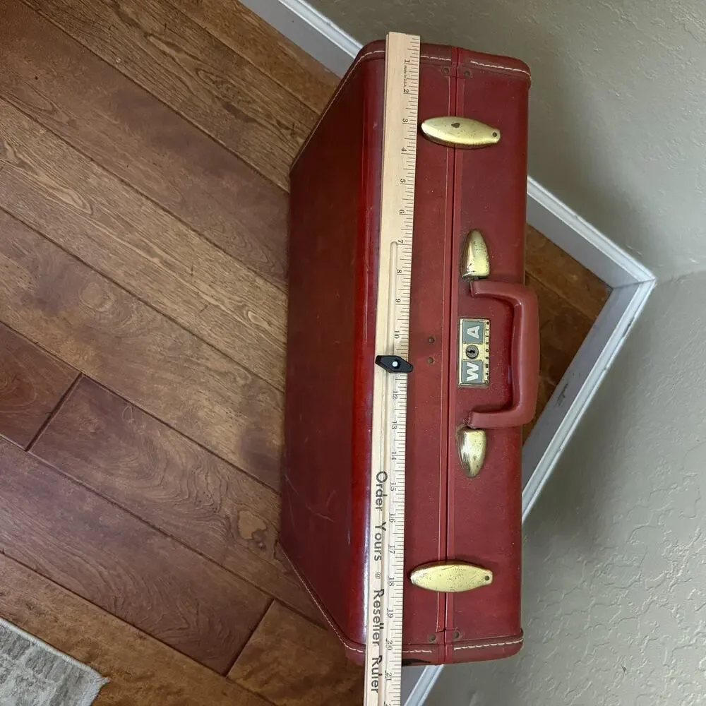Vintage Samsonite Streamlite Red Hardshell Suitcase 21